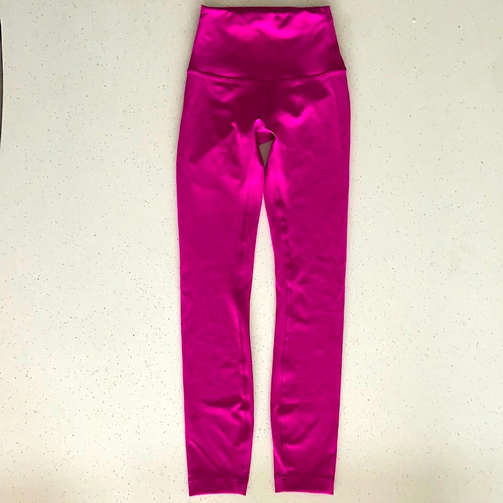 Size 0, 25” inseam Raspberry Lululemon  wonder under leggings.